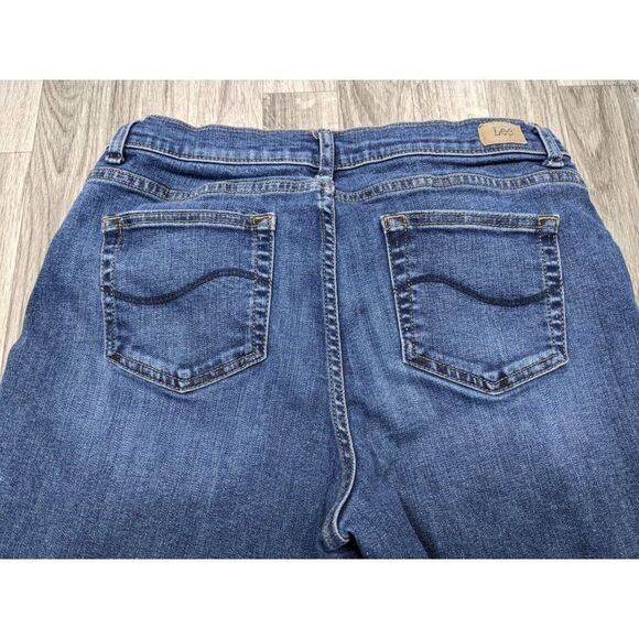 (3/$35) Lee Size 10 Petite Relaxed Fit Straight Leg Mid Rise Denim Blue Jeans - Picture 3 of 10